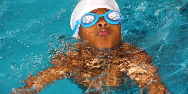 Eine Herausforderung für Schulen: Muslimische Kinder im Schwimmunterricht Eine Herausforderung für Schulen: Muslimische Kinder im Schwimmunterricht