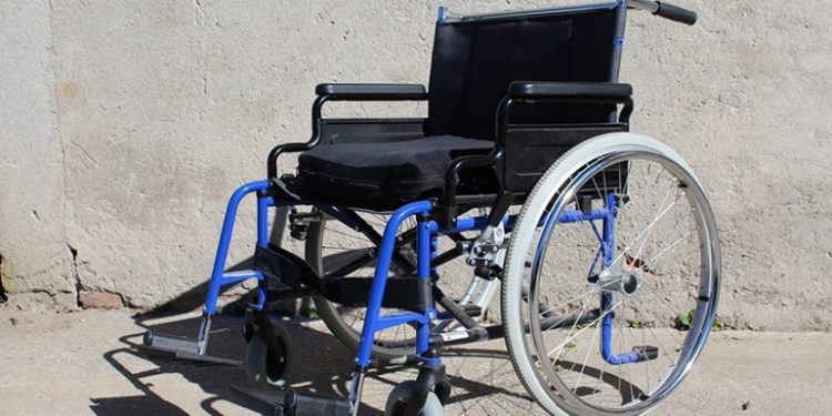 Umgang mit behinderten Menschen Umgang mit behinderten Menschen