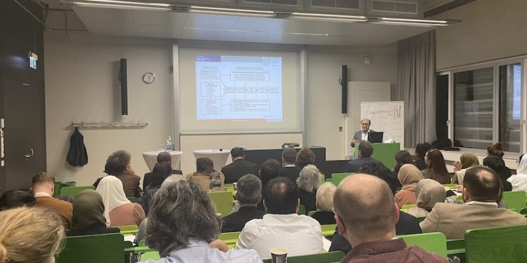 Unter einem Dach – Identitäten in der Einwanderungsgesellschaft Unter einem Dach – Identitäten in der Einwanderungsgesellschaft