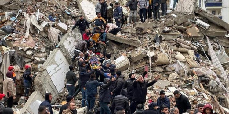 Schweres Erdbeben in der Türkei und in Syrien Schweres Erdbeben in der Türkei und in Syrien